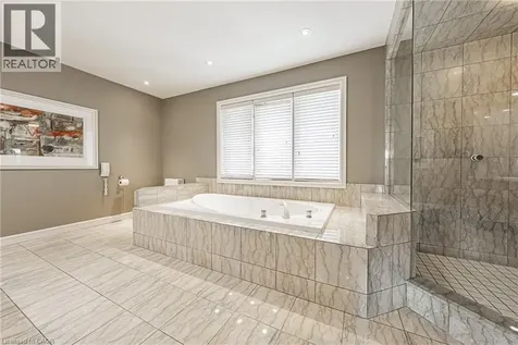 2 Anslow Court Dundas ON L9H 6Z2