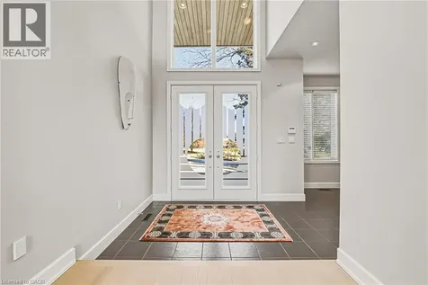 2 Anslow Court Dundas ON L9H 6Z2
