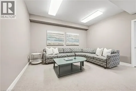 2 Anslow Court Dundas ON L9H 6Z2