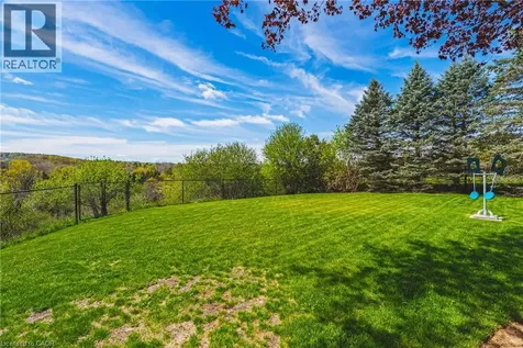 2 Anslow Court Dundas ON L9H 6Z2