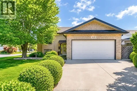 435 Thorn Ridge Crescent Amherstburg ON N9V 3X2
