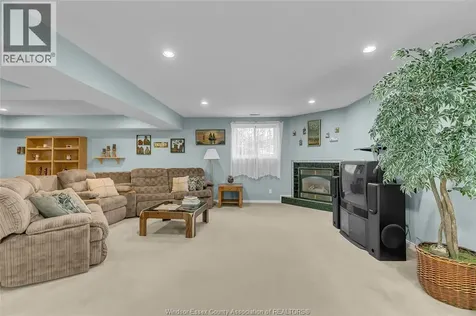 435 Thorn Ridge Crescent Amherstburg ON N9V 3X2