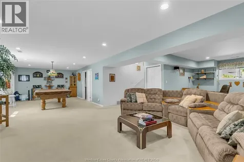 435 Thorn Ridge Crescent Amherstburg ON N9V 3X2