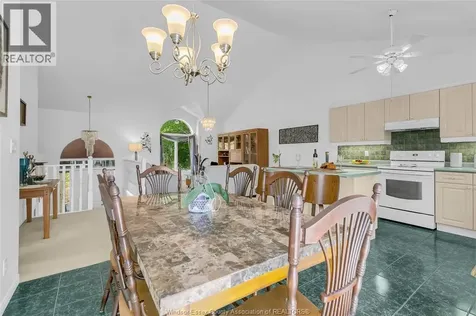 435 Thorn Ridge Crescent Amherstburg ON N9V 3X2