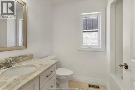12175 Ducharme Lane Mcgregor ON N0R 1J0