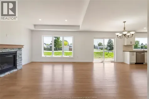 12175 Ducharme Lane Mcgregor ON N0R 1J0