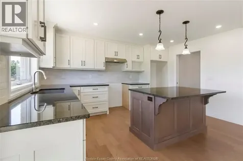 12175 Ducharme Lane Mcgregor ON N0R 1J0