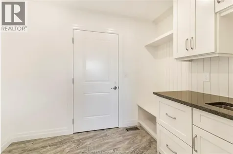 12175 Ducharme Lane Mcgregor ON N0R 1J0