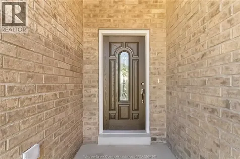 12175 Ducharme Lane Mcgregor ON N0R 1J0