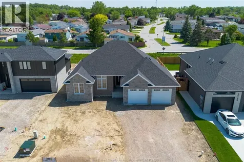12175 Ducharme Lane Mcgregor ON N0R 1J0