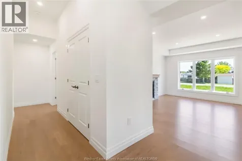 12175 Ducharme Lane Mcgregor ON N0R 1J0