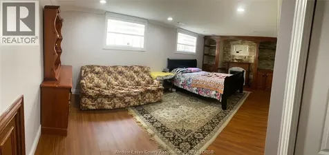 2709 Clemenceau Windsor ON N8T 2P9