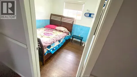 2709 Clemenceau Windsor ON N8T 2P9