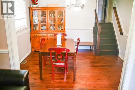 2709 Clemenceau Windsor ON N8T 2P9