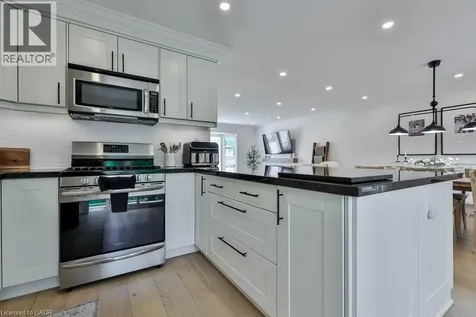 2478 Cavendish Drive Burlington ON L7P 3T9