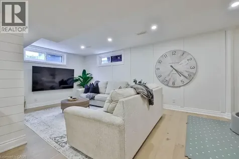 2478 Cavendish Drive Burlington ON L7P 3T9