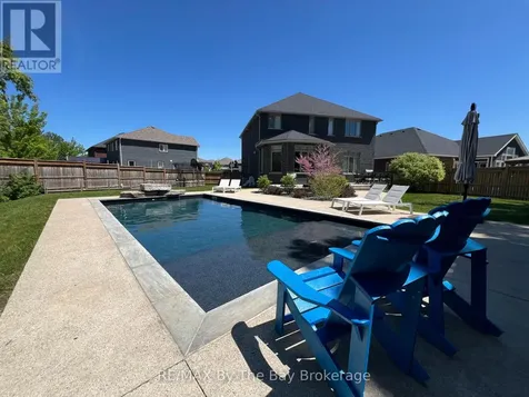 39 Gilpin Crescent Collingwood ON L9Y 0Z1