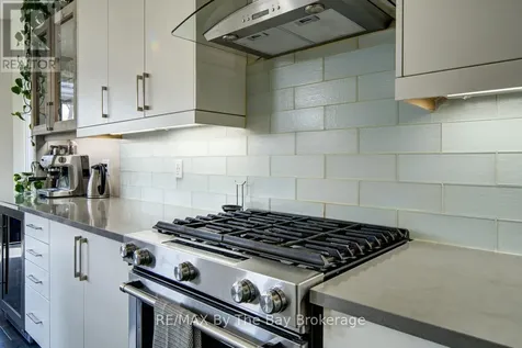 39 Gilpin Crescent Collingwood ON L9Y 0Z1