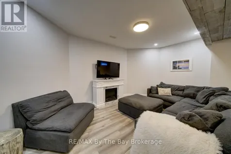 39 Gilpin Crescent Collingwood ON L9Y 0Z1