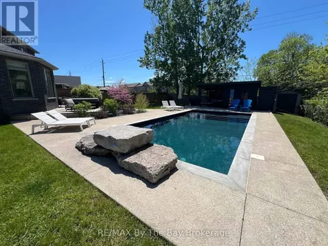 39 Gilpin Crescent Collingwood ON L9Y 0Z1