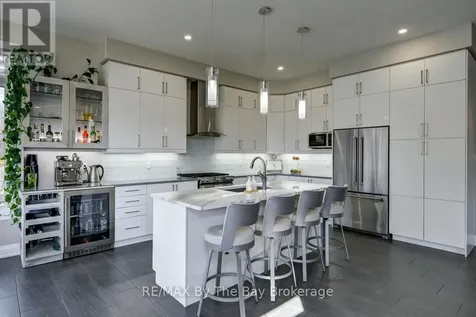 39 Gilpin Crescent Collingwood ON L9Y 0Z1