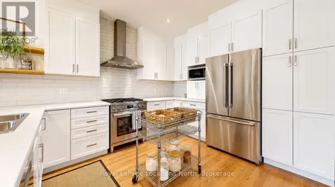 70 Plewes Drive Collingwood ON L9Y 3B7