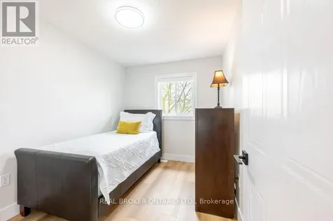 185 Highland Crescent Kitchener ON N2M 5P8