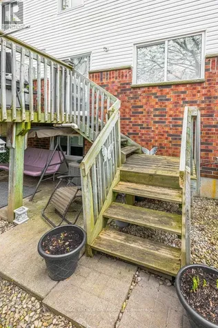 185 Highland Crescent Kitchener ON N2M 5P8
