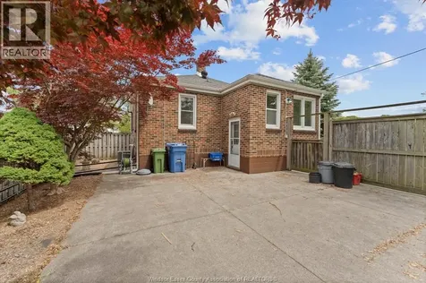 12374 Renaud Street Tecumseh ON N8N 1P6