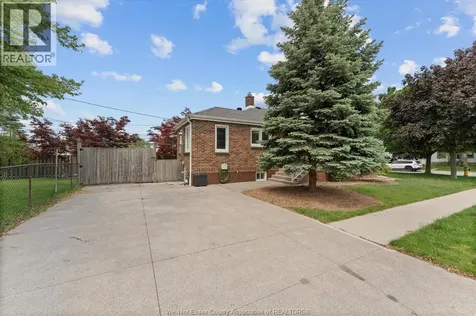 12374 Renaud Street Tecumseh ON N8N 1P6