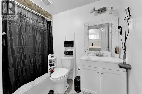 8245 Enfield Place Windsor ON N8S 4N2