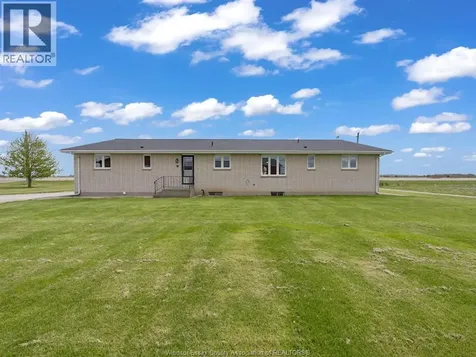 7045 County Rd 23 (arner Townline) Essex ON N8M 2X6