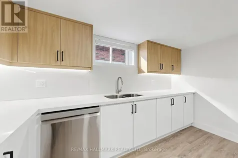 655 O'connor Drive Toronto (east York) ON M4C 3A8