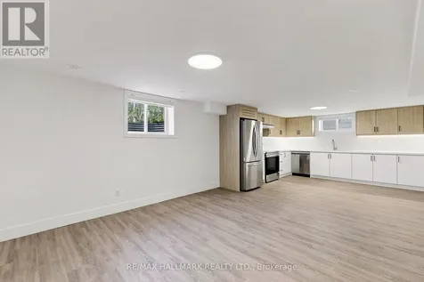 655 O'connor Drive Toronto (east York) ON M4C 3A8