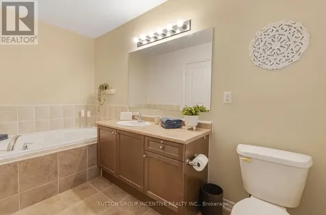 119 Thatcher Crescent East Gwillimbury ON L9N 0B9