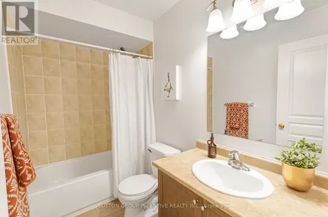 119 Thatcher Crescent East Gwillimbury ON L9N 0B9
