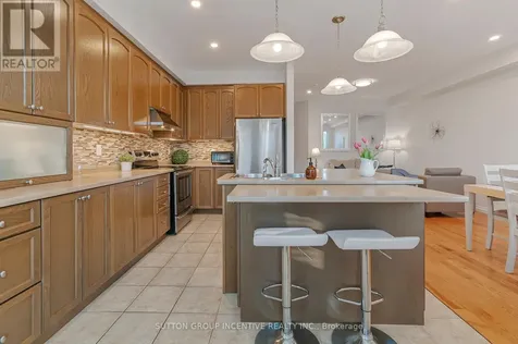 119 Thatcher Crescent East Gwillimbury ON L9N 0B9