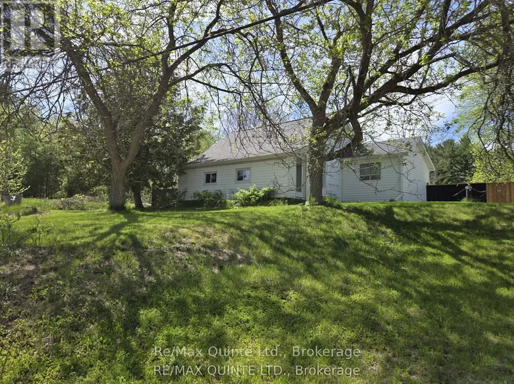 112959 Highway 7 Highway Addington Highlands ON K0H 1Z0