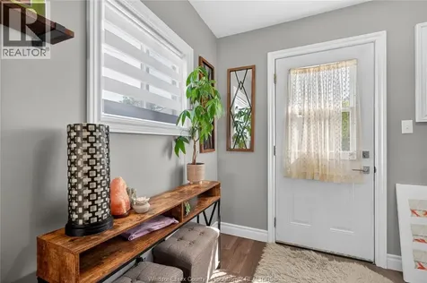 2276 Marentette Windsor ON N9E 2C5