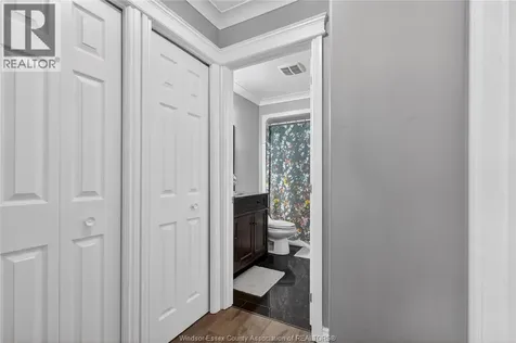 2276 Marentette Windsor ON N9E 2C5