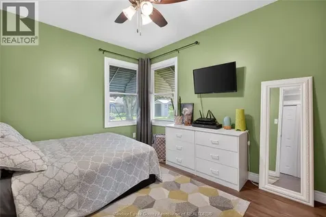 2276 Marentette Windsor ON N9E 2C5