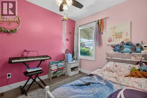 2276 Marentette Windsor ON N9E 2C5