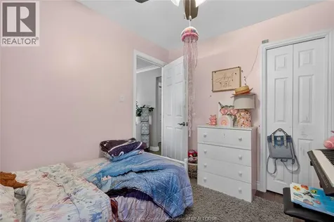 2276 Marentette Windsor ON N9E 2C5
