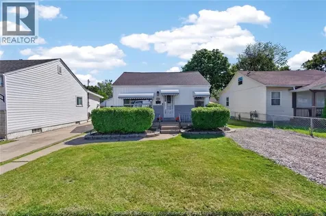 2276 Marentette Windsor ON N9E 2C5