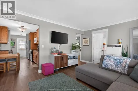 2276 Marentette Windsor ON N9E 2C5