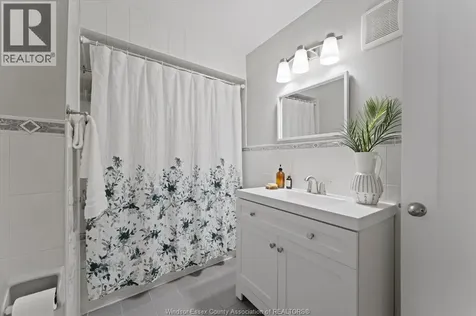 663 Brock Street Windsor ON N9C 2T1
