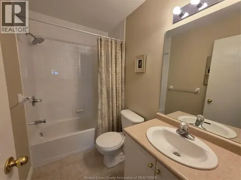 1655 Grand Marais Windsor ON N8E 4W4