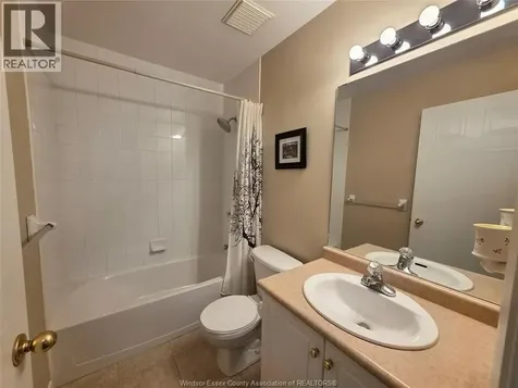 1655 Grand Marais Windsor ON N8E 4W4