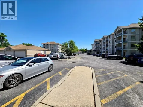 1655 Grand Marais Windsor ON N8E 4W4