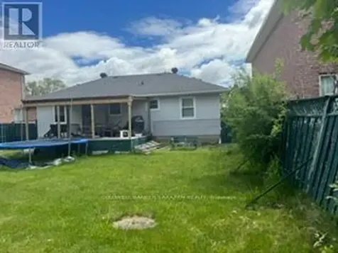 1437 Kingsdale Avenue Ottawa ON K1T 1G8
